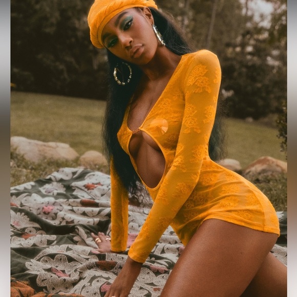 Savage x Fenty Strap Up Long-Sleeve Lace Slip Yellow Amber XS - Picture 4 of 11